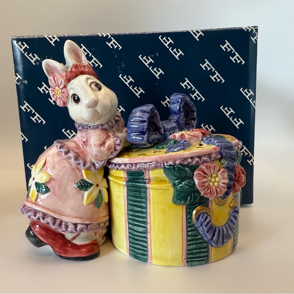 Fitz and Floyd Cotton Tailors Bunny & Hatbox Salt Pepper Set BNIB
